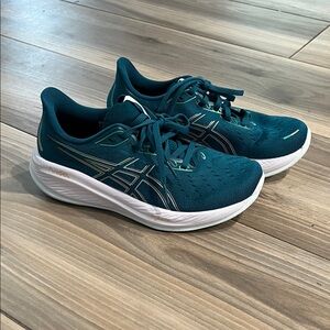 ASICS Gel-Cumulus 26 size 7.5